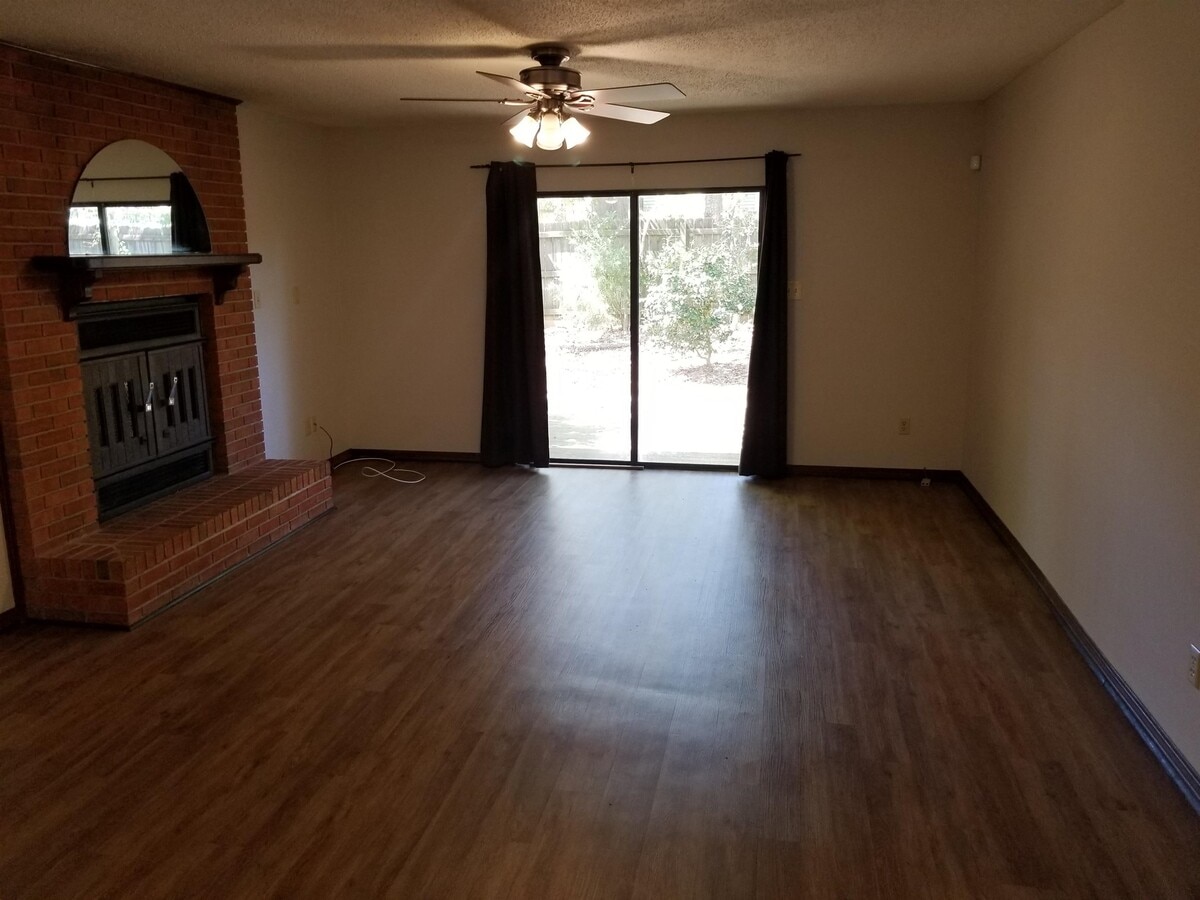 Photo - 754 Silver Maple Dr