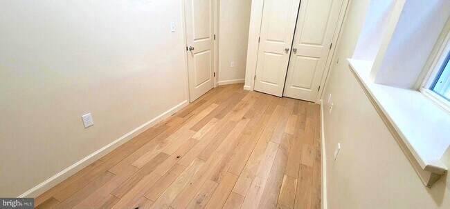 Photo - 1219 W Silver St Unit 1