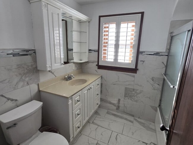 Photo - 310 Genoa Rd