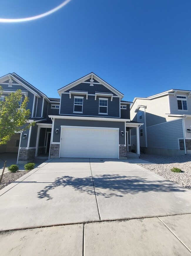 3 Bedroom Townhome - 3 Bedroom Townhome