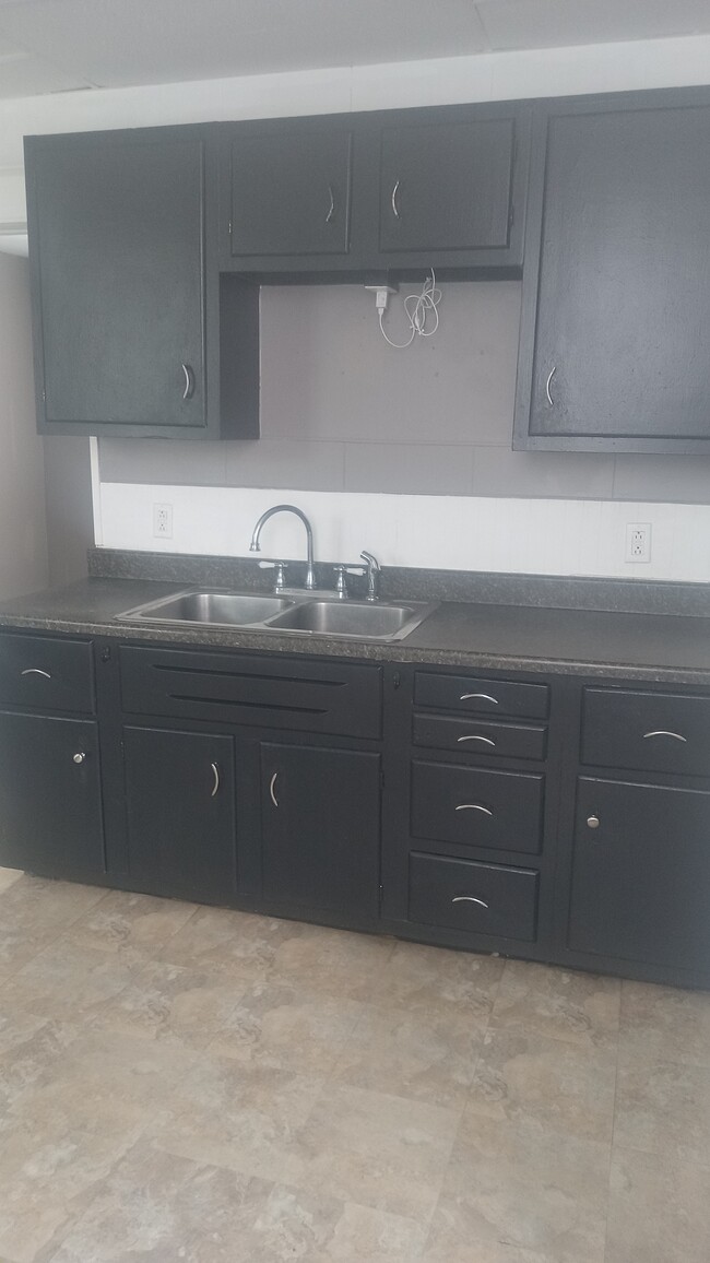 Photo - 1608 Poplar St