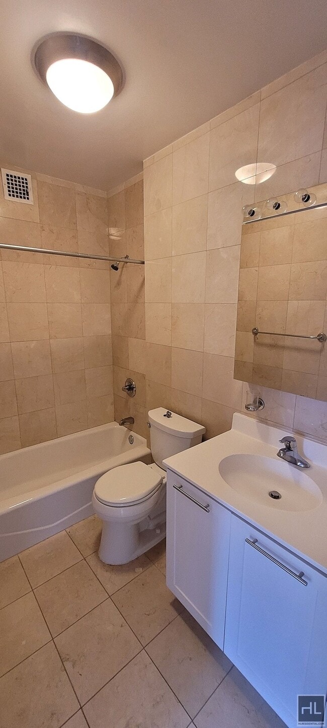 Photo - EAST 36 STREET Unidad 12H