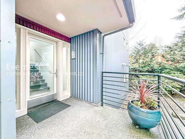 Photo - 9520 1st Ave NE Unit APT C301