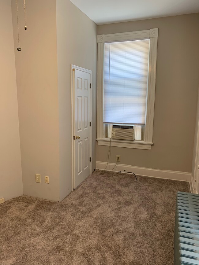 Photo - 2248 Flora St