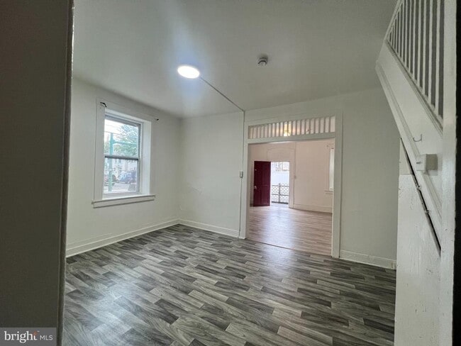 Photo - 148 E Washington St