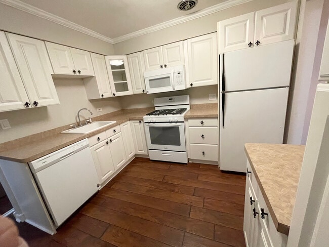 Photo - 1430 N Evergreen Ave