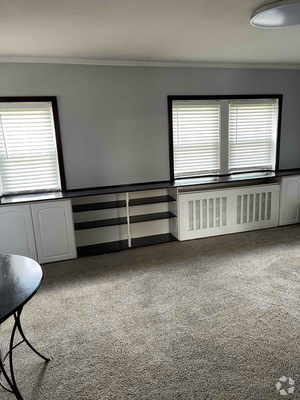 Building Photo - 2811 Clearview Ave Unit B Rental