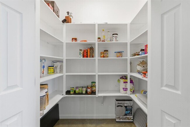 Photo - 152 Spring Hollow Trail