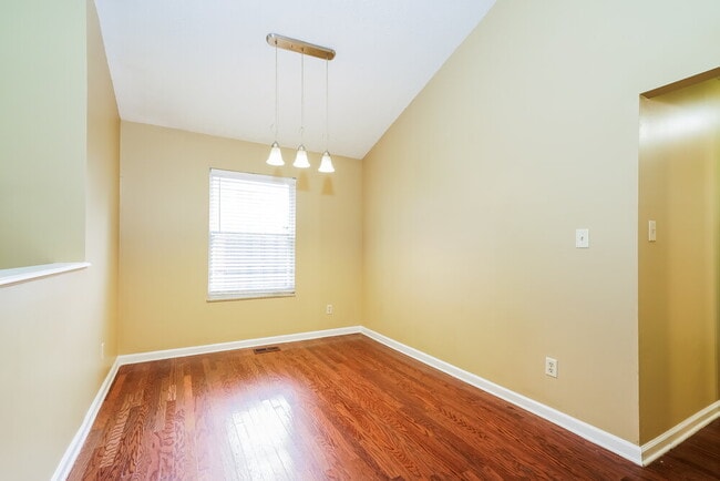 5761 Pilgrim Dr