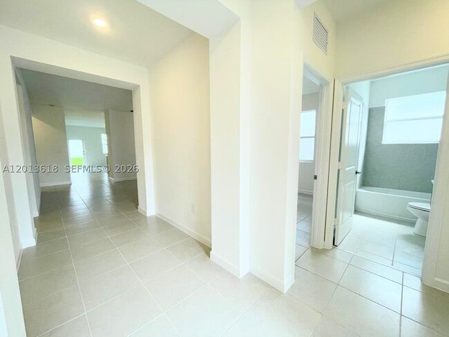 863 SE 26th Rd