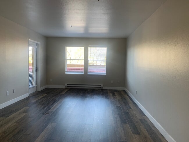 Photo - Flora Vista Apartments