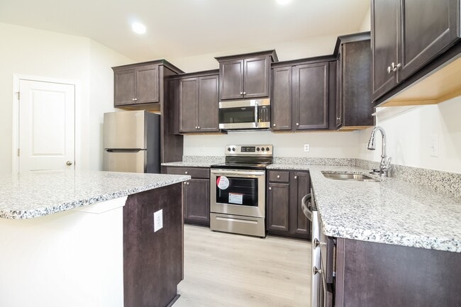 Photo - 313 Woodgate Wy
