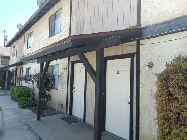 Building Photo - 2126 O St Rental