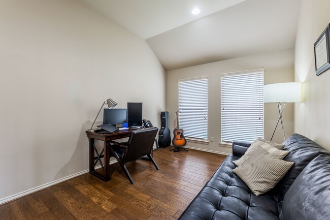 Photo - 10923 Starling Creek Dr