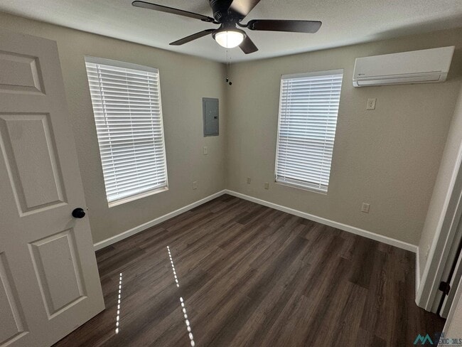 Photo - 206 S 8th St