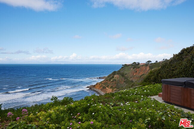 1115 Palos Verdes Dr W