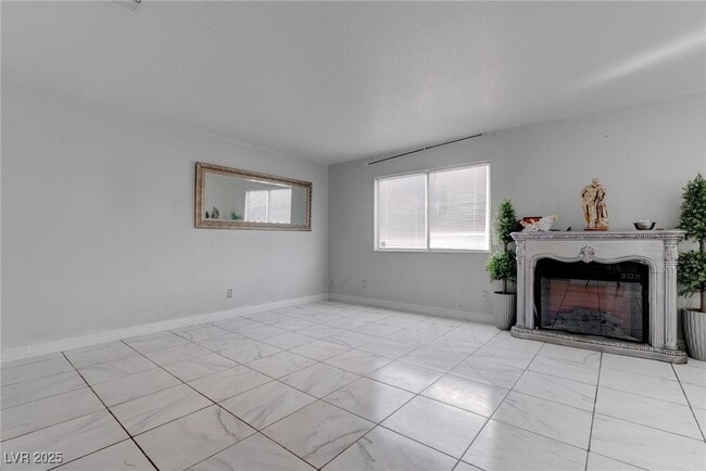 Photo - 6101 Crockery St