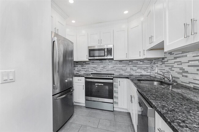 Photo - 174 Ashford Ave Unit B