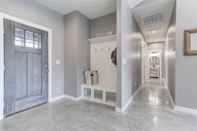 Photo - 505 Chantilly Ln