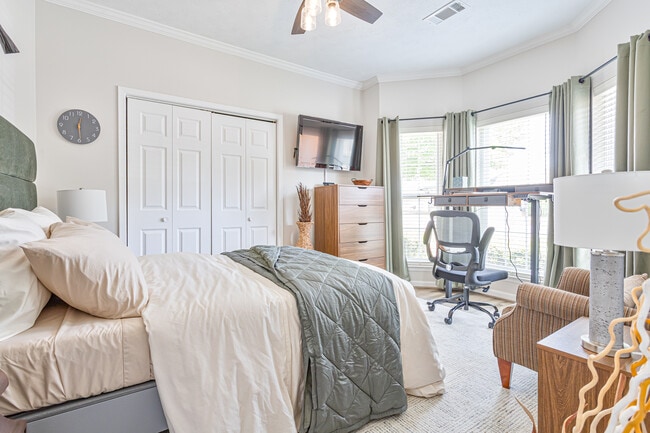 Building Photo - 111 Havenwood Way