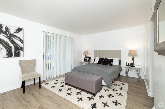 1BR, 1BA - 772SF - Primary Bedroom