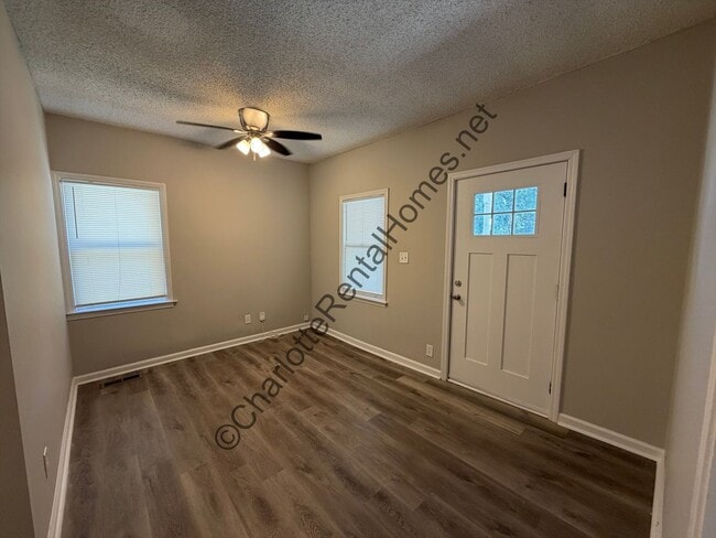 Photo - 509 N Pear St