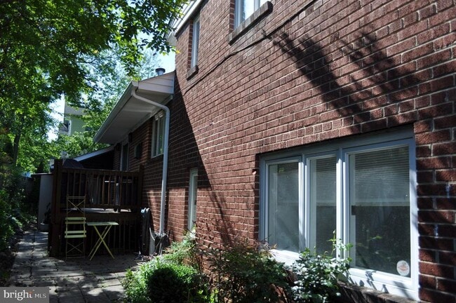 Building Photo - 6000 Greentree Rd