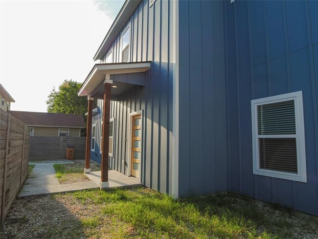 Photo - 6014 Fairway St Unit 2