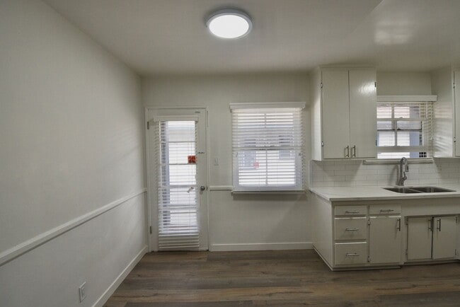 Photo - 12807-13 Burbank Blvd Unit 12813-5