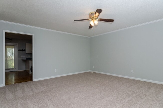 Photo - 717 Sloop Pointe Ln