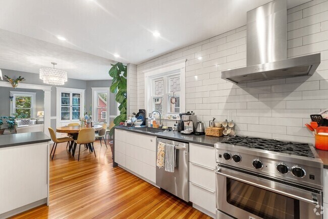 Building Photo - 9 Ashland St Unit 2 Rental