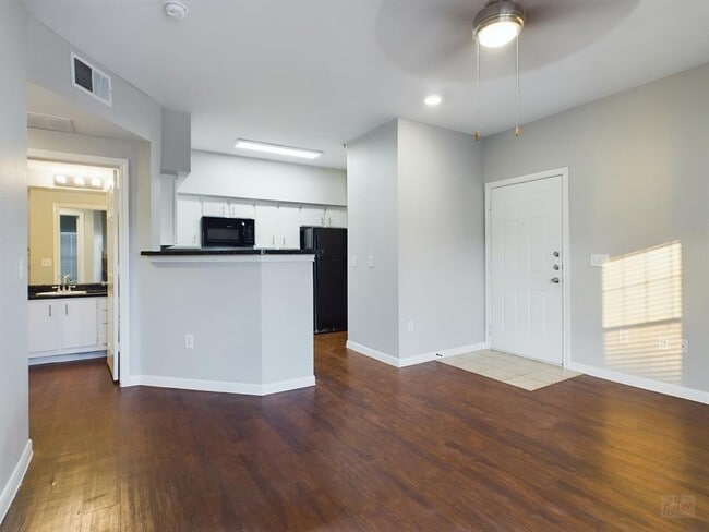 Photo - 2320 Gracy Farms Ln Unit 925