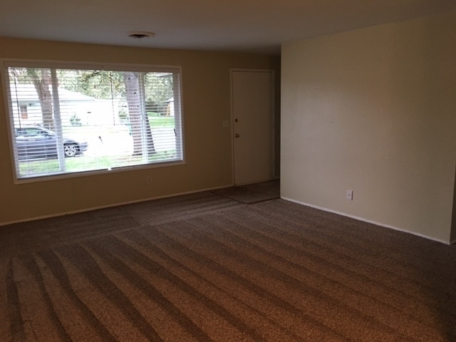 Photo - 13400 SW Berthold Ave