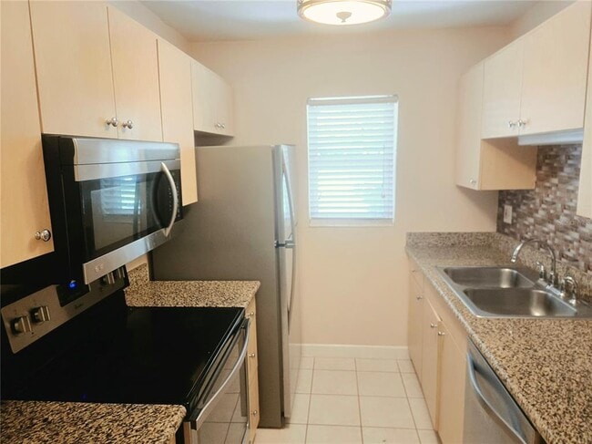 3935 SW 26th Terrace Unit B
