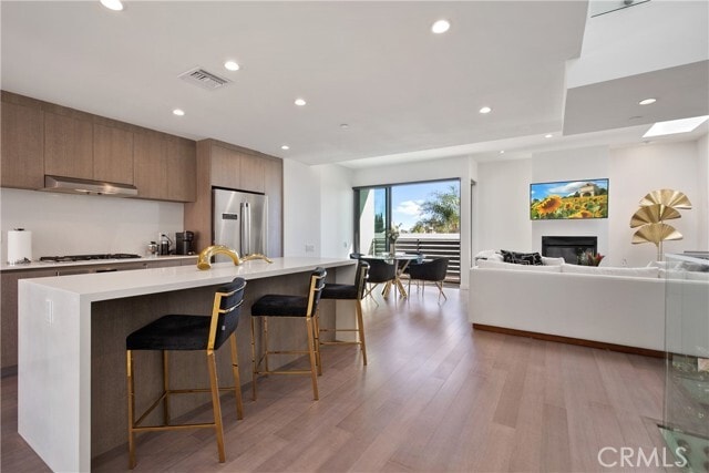 Building Photo - 823 N Fuller Ave Unit E