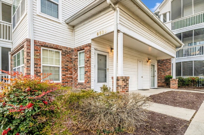 Building Photo - 6520 Lake Park Dr Unit #201