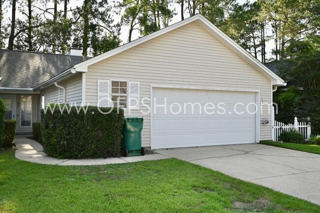 Photo - 636 Emerald Ln