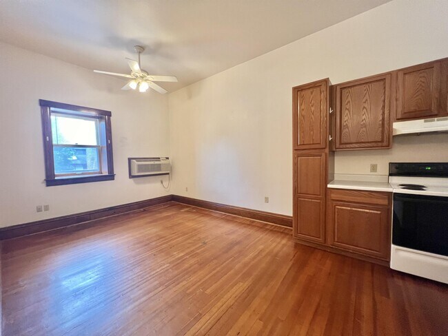 Photo - 214 Wood St Unit 6