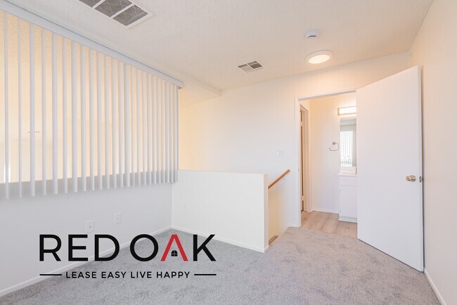 Photo - Spacious Two-Bedroom Unit with Loft and Pr... Unidad 308