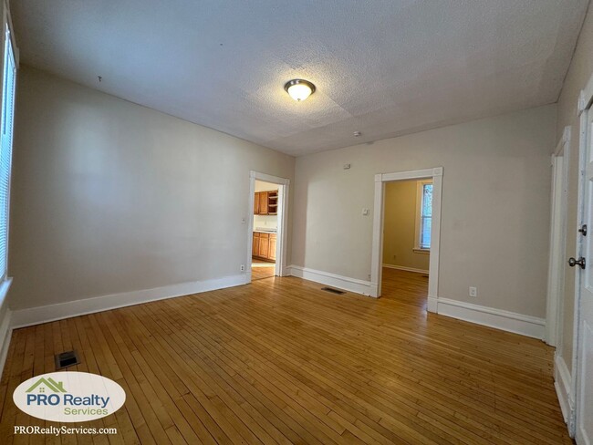 Photo - 2208 NE 2nd St