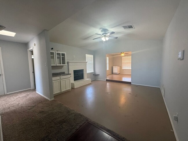 Photo - 609 Montwood Ct