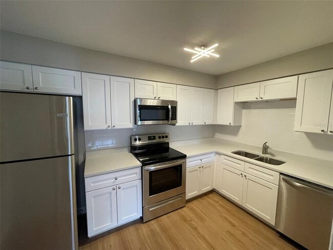 511 Duchess Ct