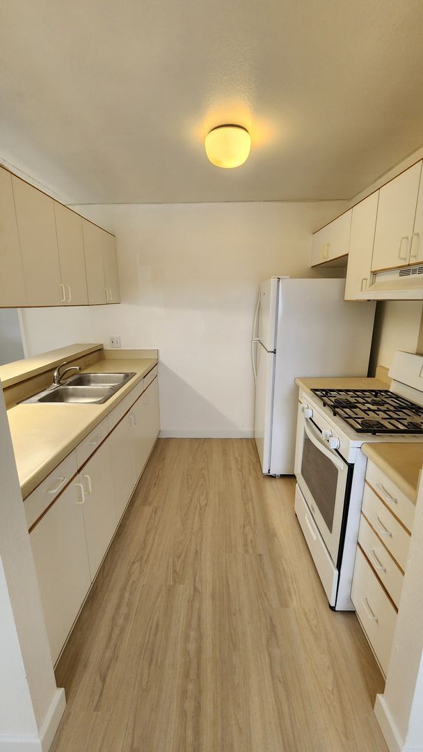 Photo - Partially Remodeled 1/1/1 in West Loch Fairways