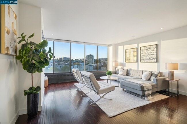 Photo - 565 Bellevue Ave Unidad 704A