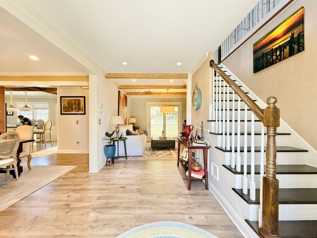 Photo - 3 Turnabout Ln