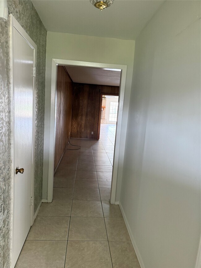 Photo - 1803 Tidwell Ln