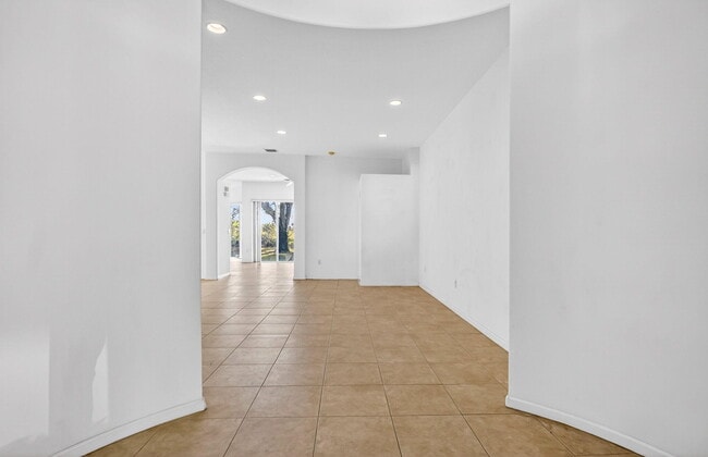 Photo - 2431 Westmont Dr