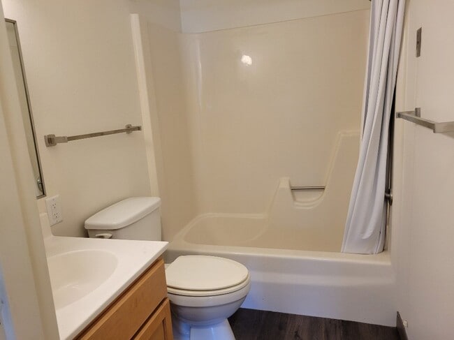 Photo - 741 S Illinois Ave