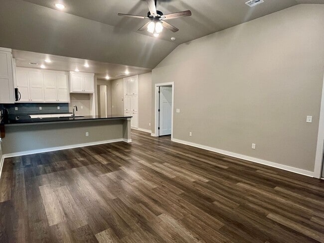 Photo - Beautiful 2 Bed 2 Bath! $500 Off First Full Month!!
