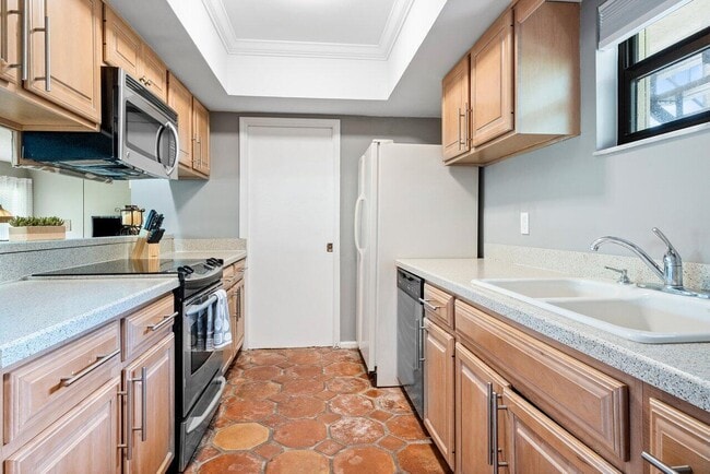 Photo - 11863 Wimbledon Cir Unit 406